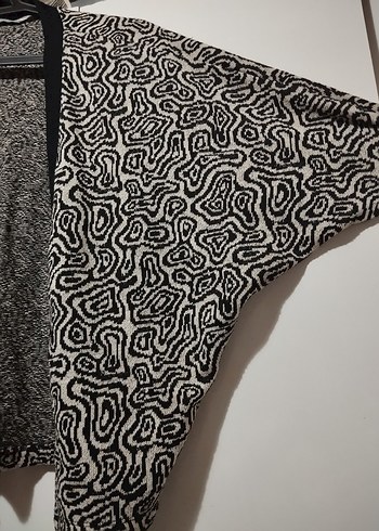 Gri Yılan Desenli Kadın Triko Hırka - Görsel 2