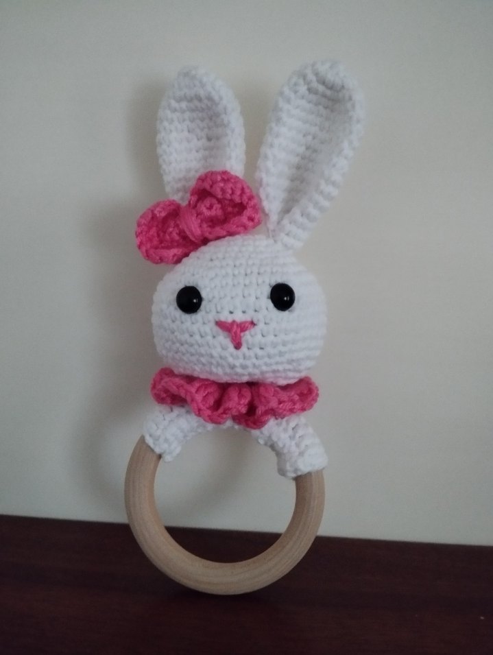 Pembe Örgü Tavşan Diş Kaşıyıcı ve Çıngırak - Görsel 3