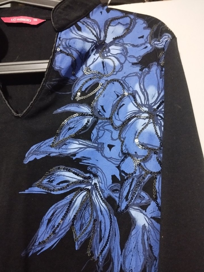 Mavi Çiçek Desenli Uzun Kollu V Yaka Kadın Bluz - Görsel 2