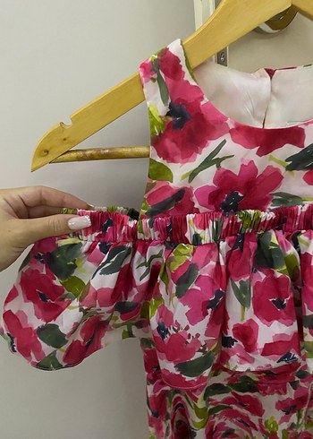 Kısa fırfırlı elbise - Görsel 2