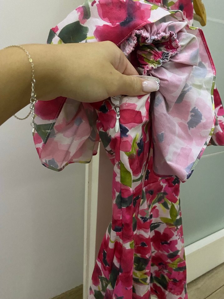 Kısa fırfırlı elbise - Görsel 5