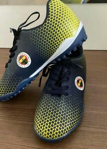 Kinetix Kinetix Fenerbahçe Krampon 34 Numara (Hiç kullanılmamıştır)