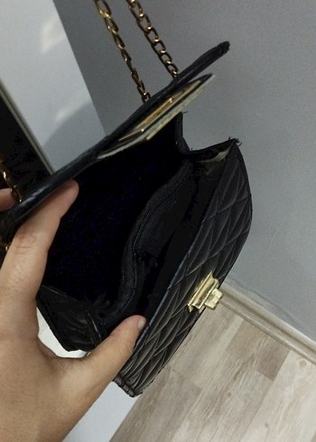 Zincir Detaylı Siyah Deri Çanta - Görsel 2