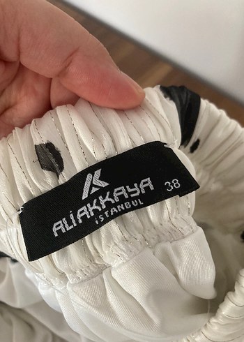Diğer Beyaz Puantiyeli Uzun Piliseli Etek
