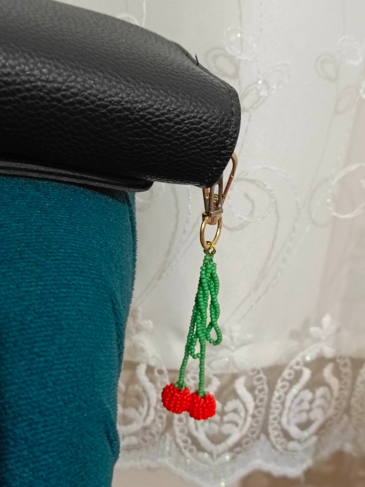 Kiraz tasarımlı charm, çanta süsü - Görsel 2