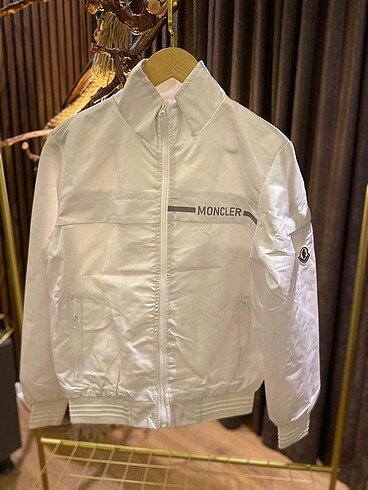 Moncler erkek mevsimlik mont 