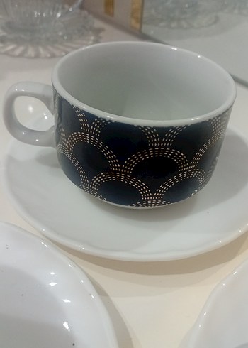 Desenli Koyu Renkli Porselen Fincan ve Tabak