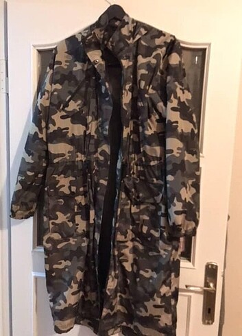 LC Waikiki Yağmurluk Trençkot