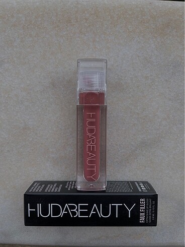 Huda gloss