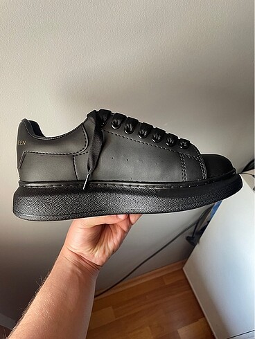 ALEXANDER MCQUEEN SİYAH ERKEK SIFIR İNDİRİMLİ