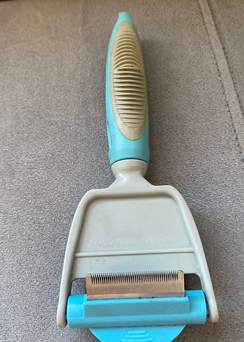 Mavi ve gri kedi köpek tüy kısaltıcı