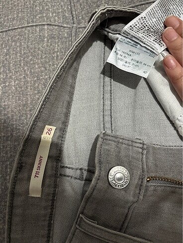 26 Beden gri Renk Levis kot giyilmemiş