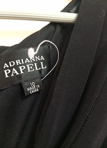 Adrianna Papell Adrianna Papell marka siyah tulum????