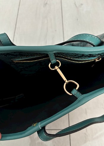 Yeşil Deri Yılan Desenli Çanta - Görsel 2