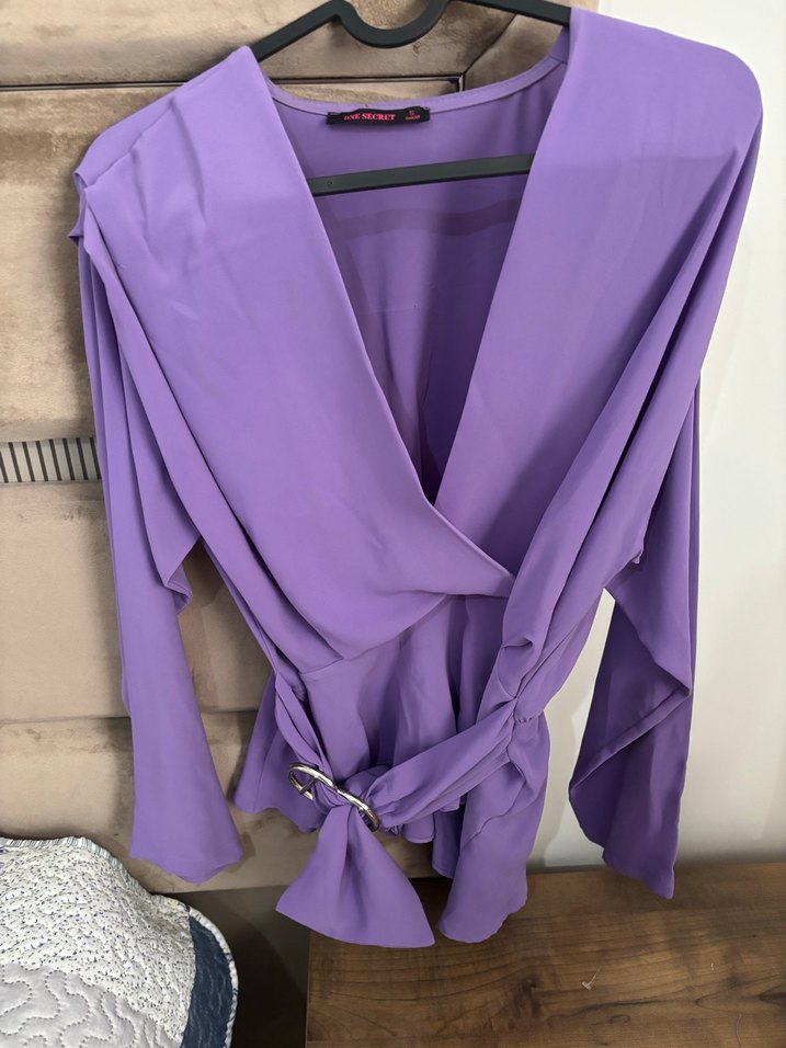 Lila Saten Bağlama detay Bluz - Görsel 4