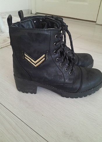 Siyah Deri Bağcıklı Yüksek Topuklu Punk Bot - Görsel 2