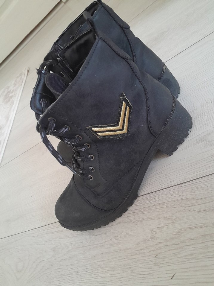 Siyah Deri Bağcıklı Yüksek Topuklu Punk Bot - Görsel 3