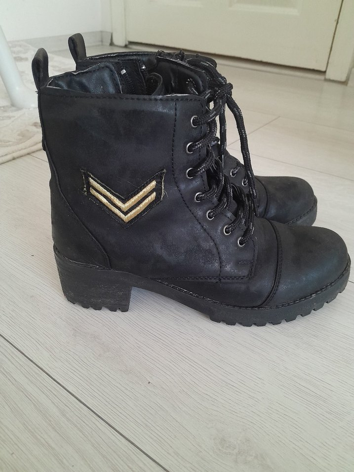 Siyah Deri Bağcıklı Yüksek Topuklu Punk Bot - Görsel 2