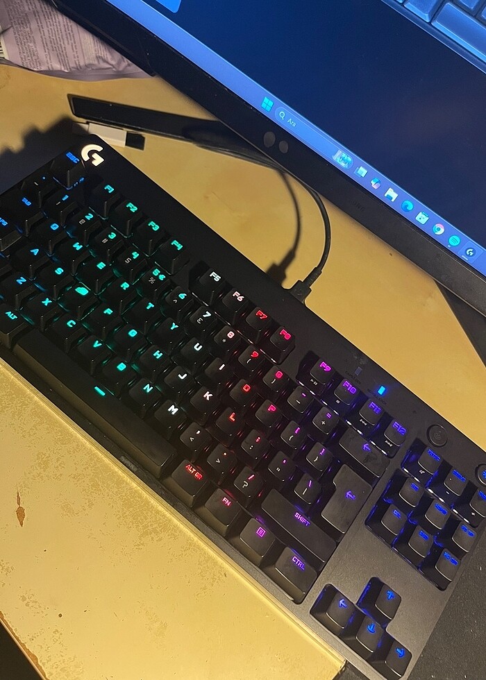 Logitech g pro klavye kablolu - Görsel 3