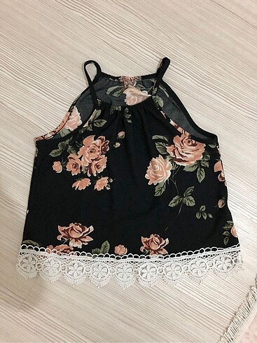 Çiçek desenli crop