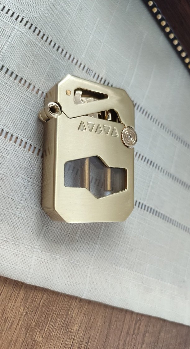 Altın Renkli Parlak Metal Çakmak benzinli - Görsel 2