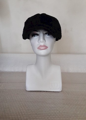 peluş kadın şapka