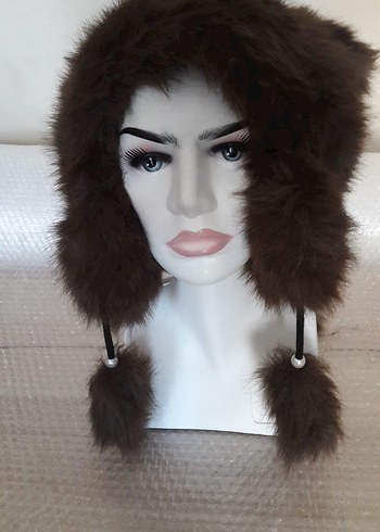 Kadın peluş bere