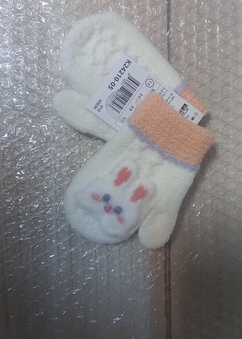 Kitti Nakışlı Kız Çocuk Eldiveni - Görsel 2