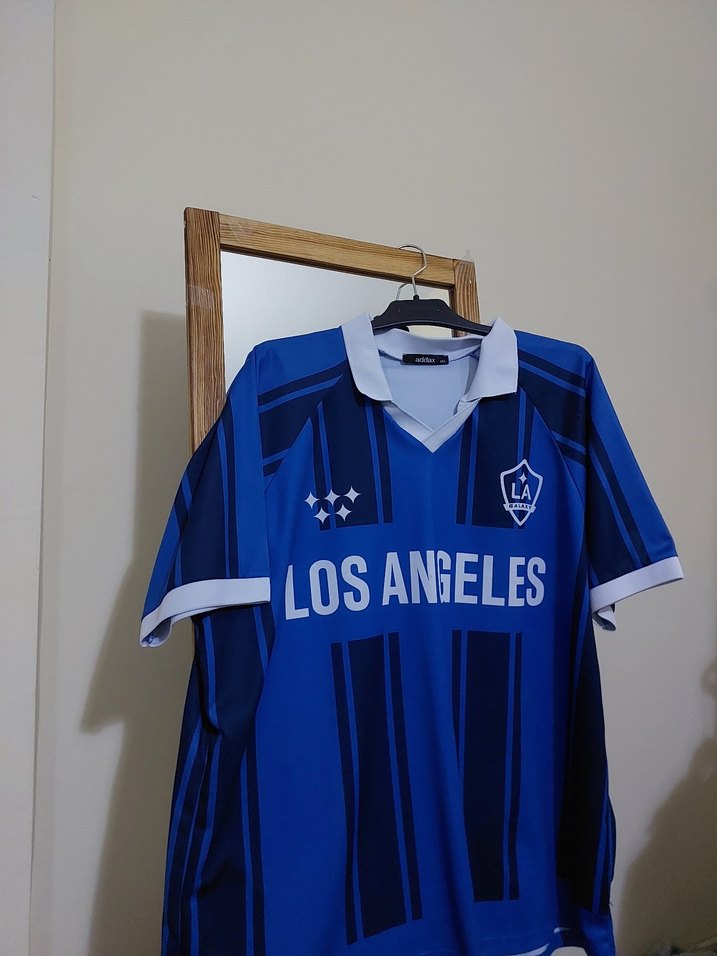 Mavi V Yaka Spor Forması - Görsel 2