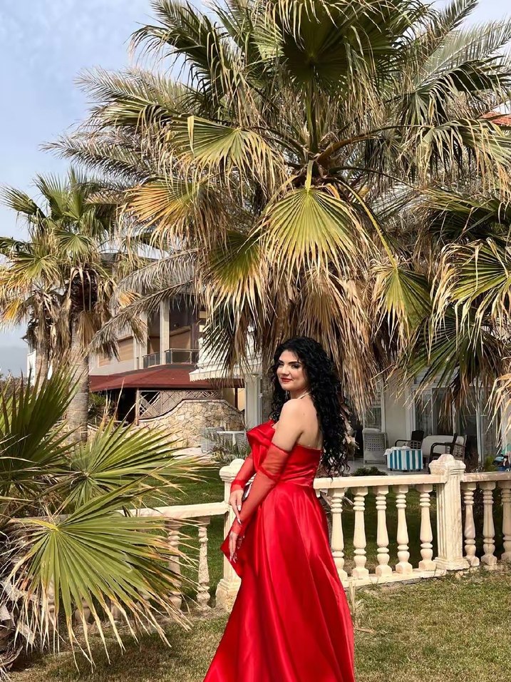 Saten Kırmızı Straplez Uzun Kadın Abiye(Eldivenli) - Görsel 3