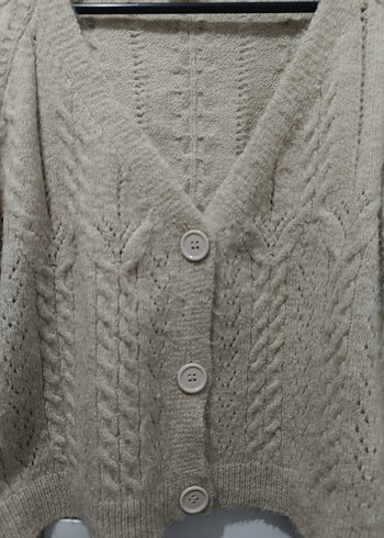 Bej Düğmeli Örgü Hırka - Görsel 3