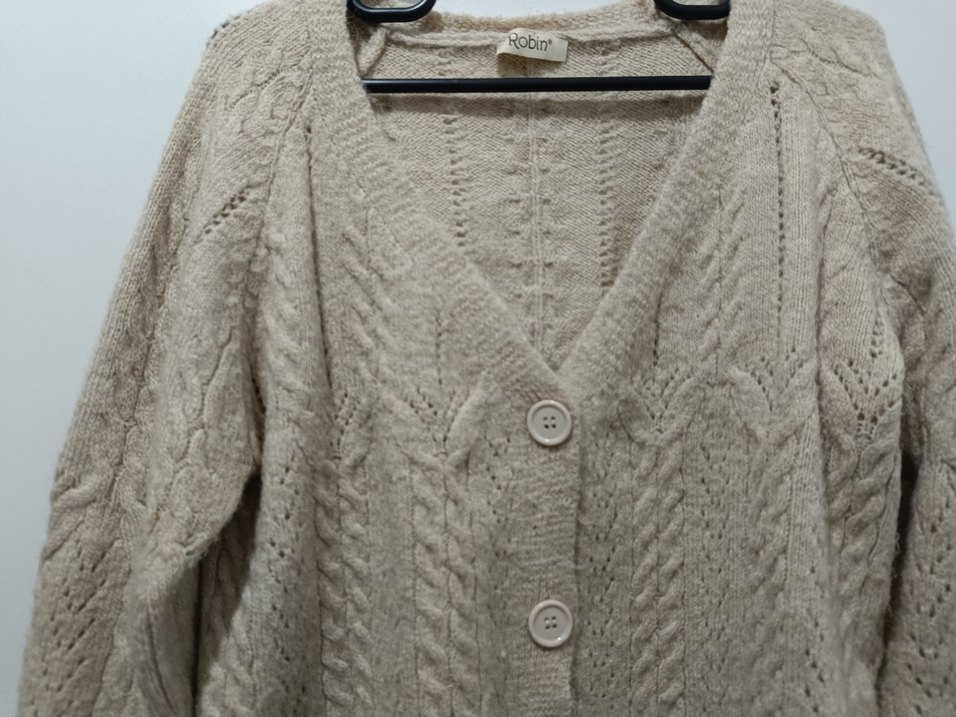 Bej Düğmeli Örgü Hırka - Görsel 4