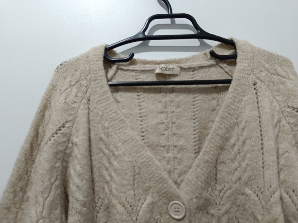 Bej Düğmeli Örgü Hırka - Görsel 5