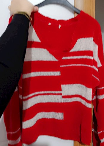 Kırmızı Gri Çizgili V Yakalı Triko Kazak - Görsel 4