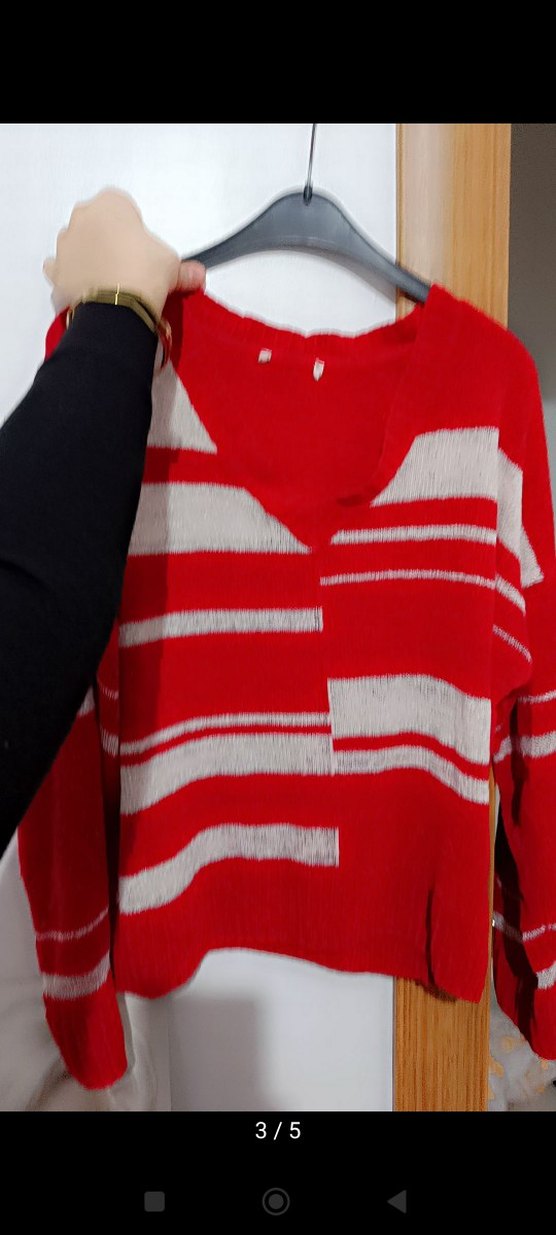 Kırmızı Gri Çizgili V Yakalı Triko Kazak - Görsel 4