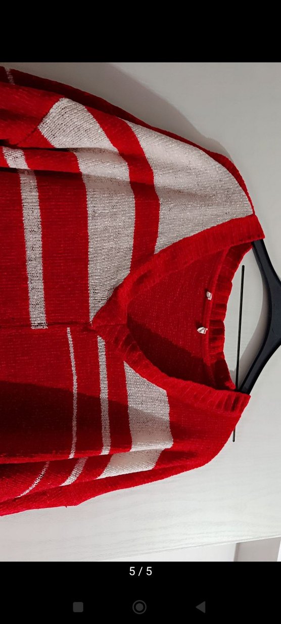 Kırmızı Gri Çizgili V Yakalı Triko Kazak - Görsel 2