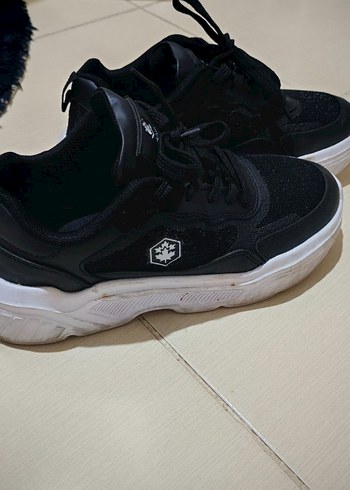 Siyah Bağcıklı Kadın Spor Ayakkabı - Görsel 2