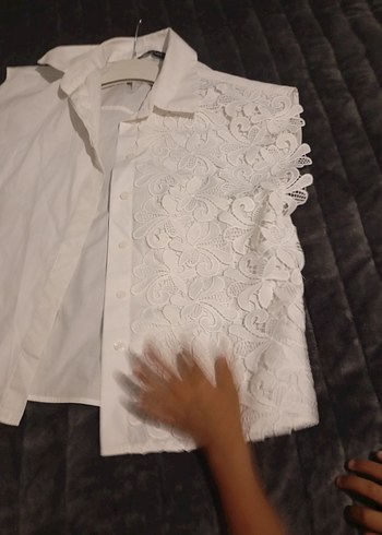 s Beden Düğmeli Kolsuz Beyaz Keten Gömlek