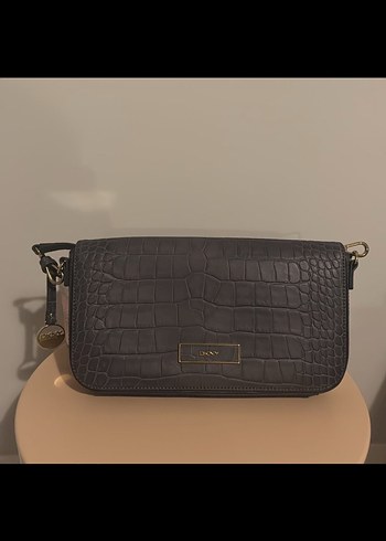 DKNY Kemer Detayli Gri Deri Kadin Canta Dkny Orjinal
