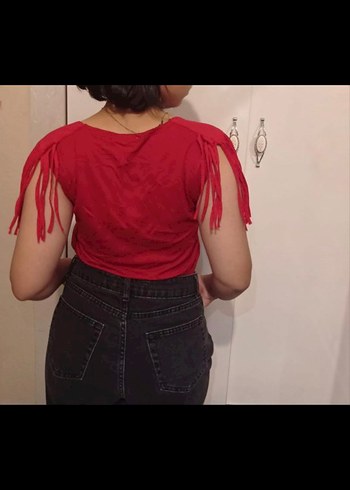 Püsküllü Kırmızı Süet V Yaka Bluz - Görsel 6