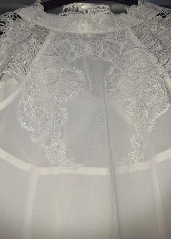 Dantel Detaylı V Yaka Beyaz Bluz - Görsel 3