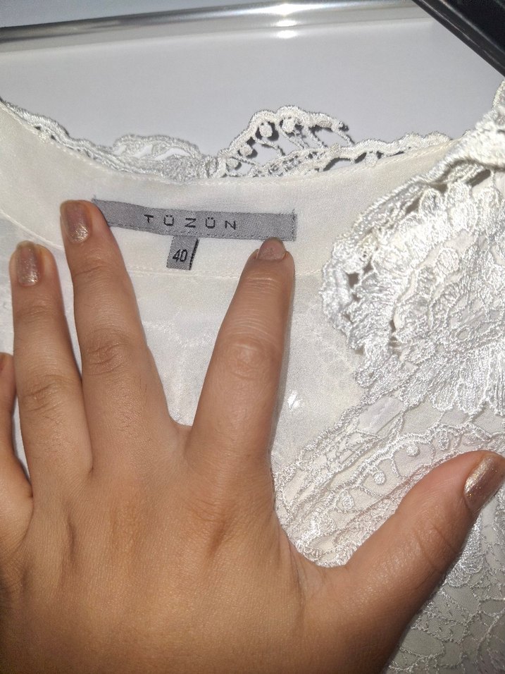 Dantel Detaylı V Yaka Beyaz Bluz - Görsel 4