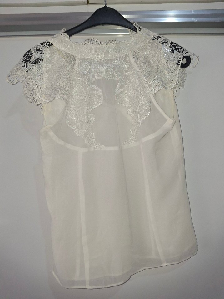 Dantel Detaylı V Yaka Beyaz Bluz - Görsel 2