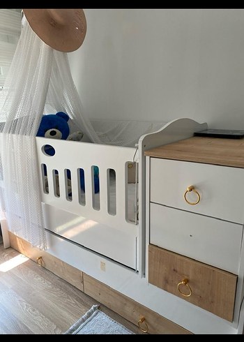 Beyaz Bebek Beşiği