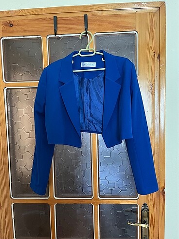 Kaside Crop Blazer