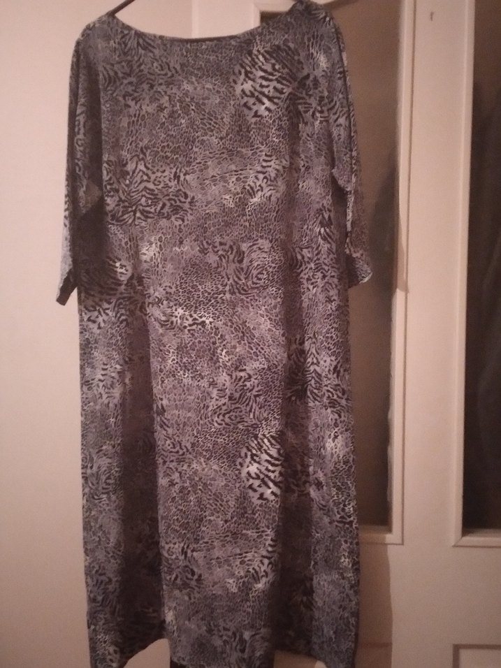Gri leopar desenli Kayık Yaka Kadın elbise - Görsel 2