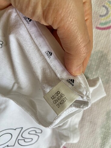 7 Yaş Beden beyaz Renk Adidas Kız Çocuk Tişört