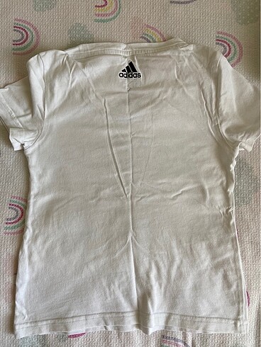 7 Yaş Beden Adidas Kız Çocuk Tişört