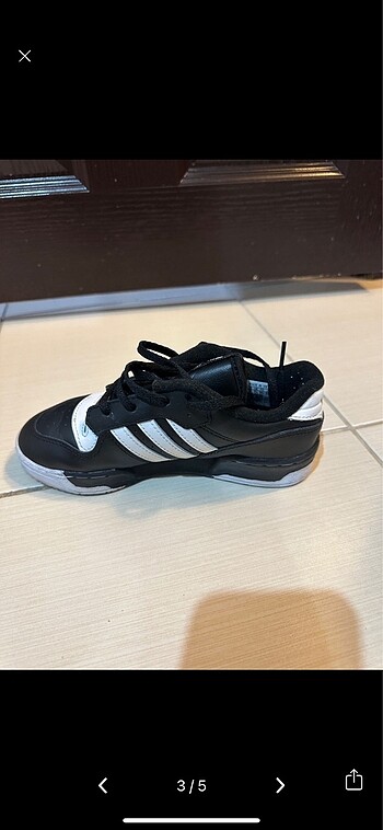 Adidas Adidas 33.5 numara erkek çocuk spor ayakkabısı temiz yeni, giyil