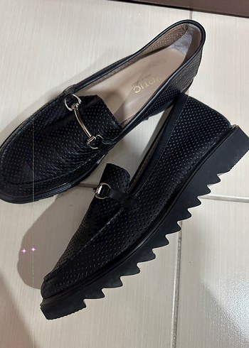 Hotiç Siyah Parlak Deri Tokalı Kadın Loafer hotiç